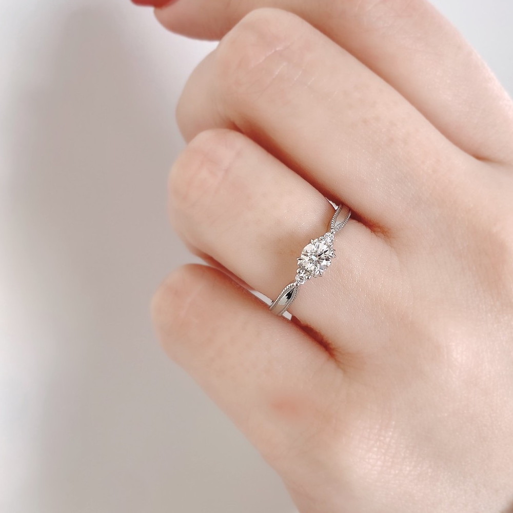 milgrain-4 milgrain-4