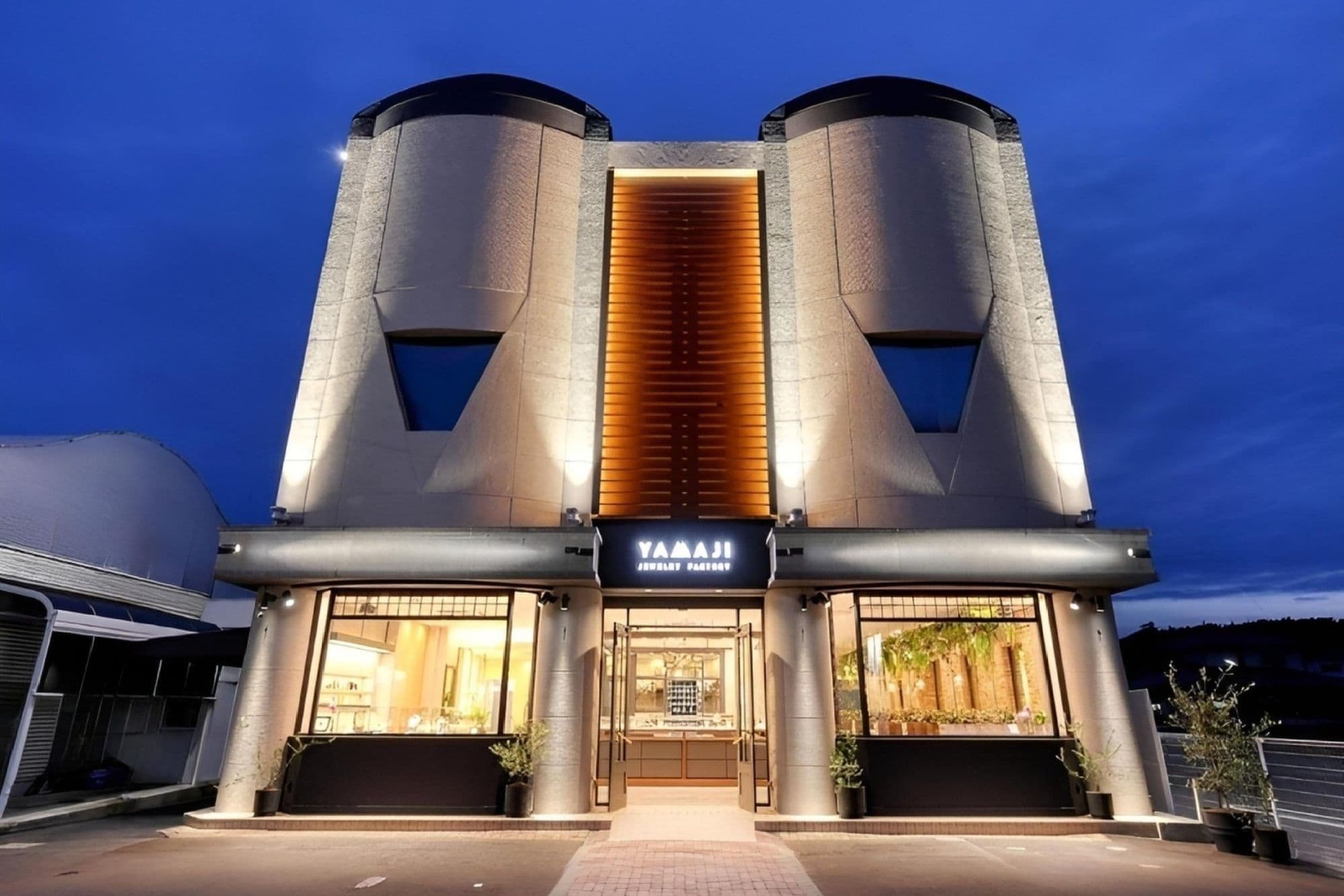 ヤマジ ジュエリーファクトリー 岡山本店 ヤマジ ジュエリーファクトリー 岡山本店